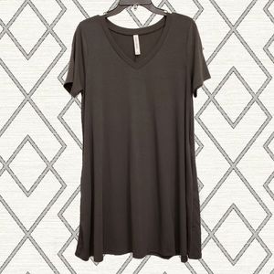 Pockets! - Zenana Gray Longline Tunic Top Large